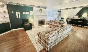 Smart TV, fireplace, books