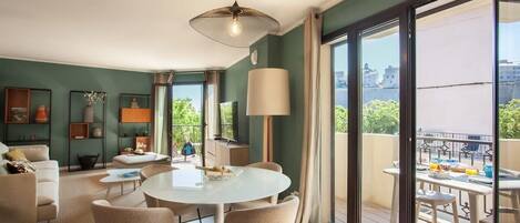 Télévision, chaîne hi-fi