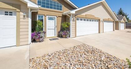 Two bedroom townhome, central to most popular destinations within Rapid City.