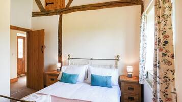 3 bedrooms, free WiFi, bed sheets