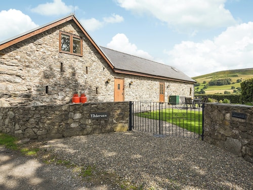 3 bedroom accommodation in Penybontfawr