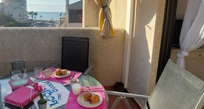 Apartamento con Terraza y Vistas al Mar, al Lado del Balneario Marina D'or