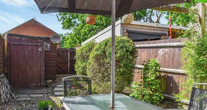 2 bedroom accommodation in Verwood