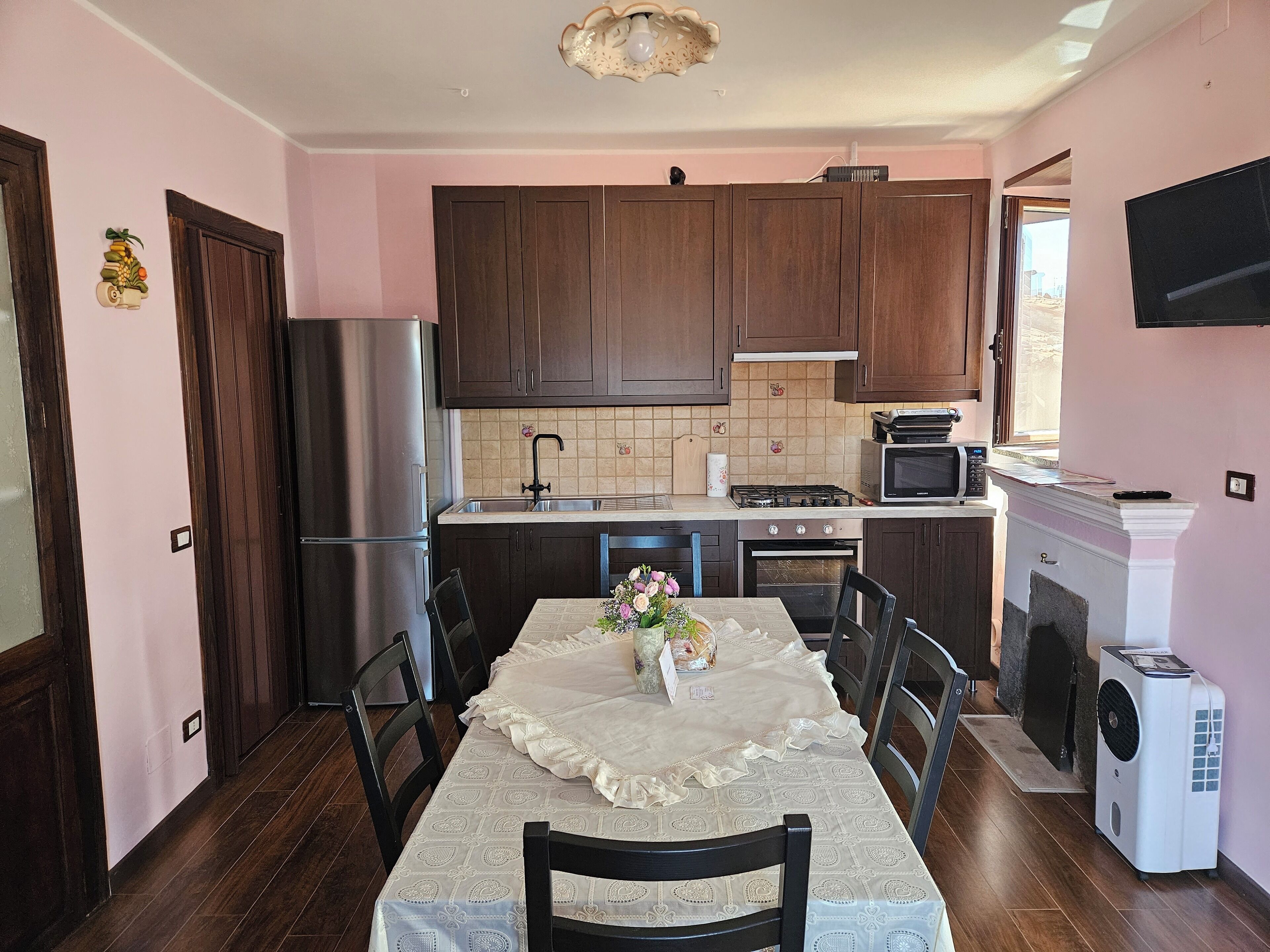 雪櫃、微波爐、焗爐、爐具