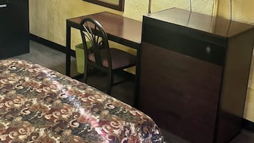 Yhden hengen standard-huone | Työpöytä, ilmainen Wi-Fi, vuodevaatteet