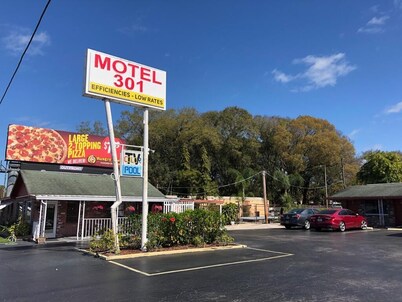 Motel 301