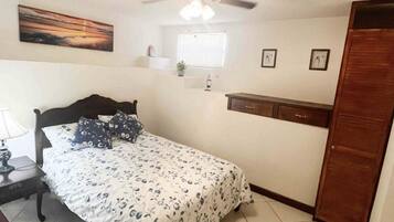 2 bedrooms, iron/ironing board, free WiFi, bed sheets