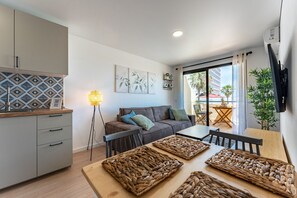 TV - Charming apartment near beach, sea view  REF038 (Torremolinos)