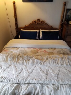 2 chambres, fer et planche à repasser, Wi-Fi, draps fournis