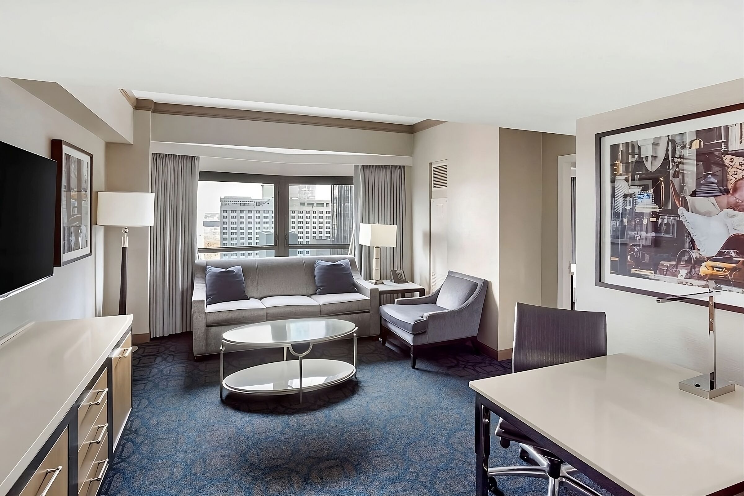 Enjoy a Hassle-Free and Suiting Stay! 2 Family-friendly Units, Onsite Parking