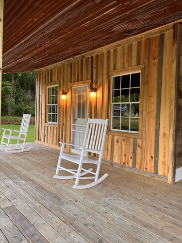 Historic Dog-Trot cabin huge porch Farm-stay