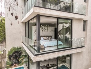 3 عدّة غرف نوم وخزنة داخل الغرفة ومكتب وواي فاي مجانًا