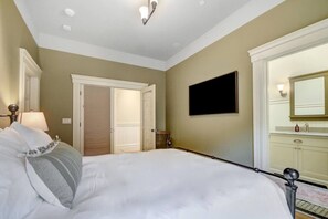 2 chambres, bureau, fer et planche à repasser, Wi-Fi gratuit