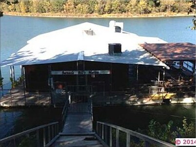 Cozy little cabin on Lake Tenkiller!