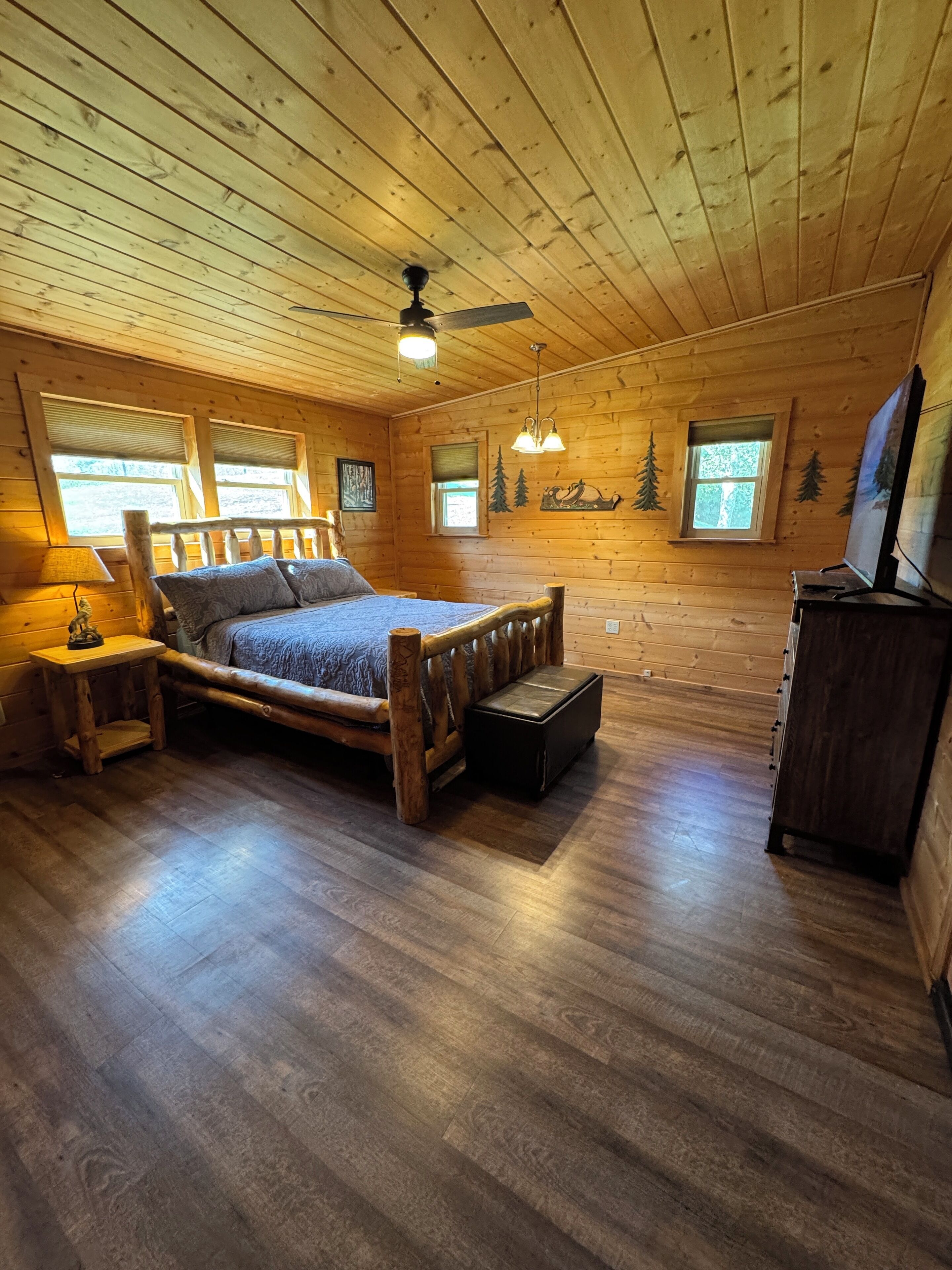 4 habitaciones, tabla de planchar con plancha y wifi gratis 