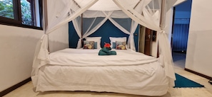 2 bedrooms, in-room safe, free WiFi, bed sheets - Villa exclusive avec piscine vue panoramique sur la mer et la forêt, parc, wifi. (ile sainte marie)
