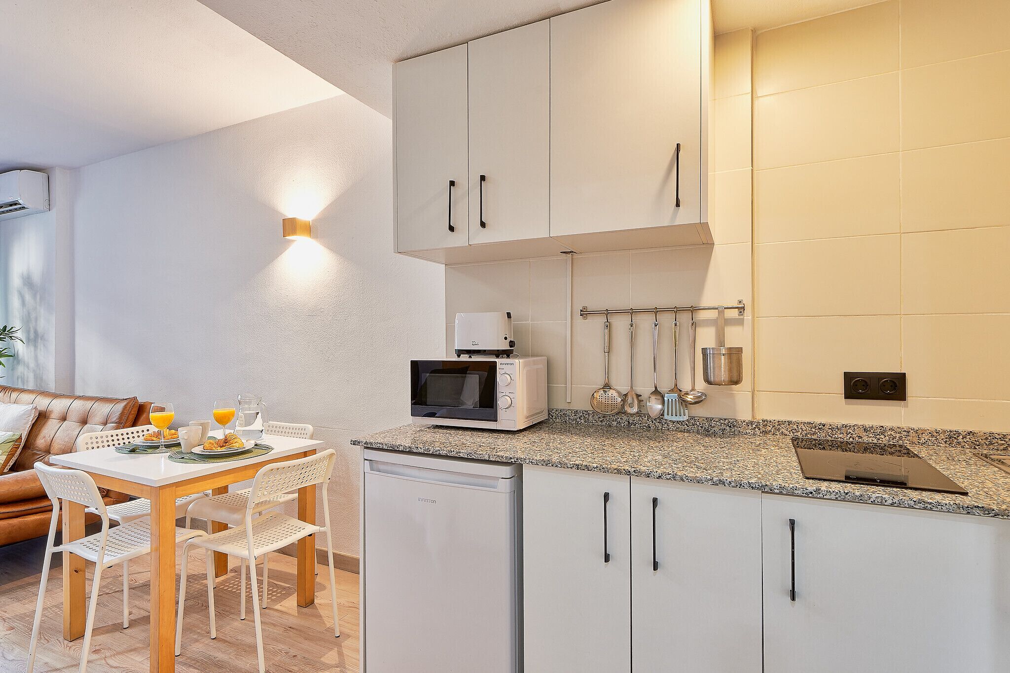 Fridge, microwave, coffee/tea maker, electric kettle