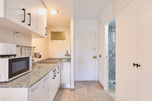 Fridge, microwave, coffee/tea maker, electric kettle