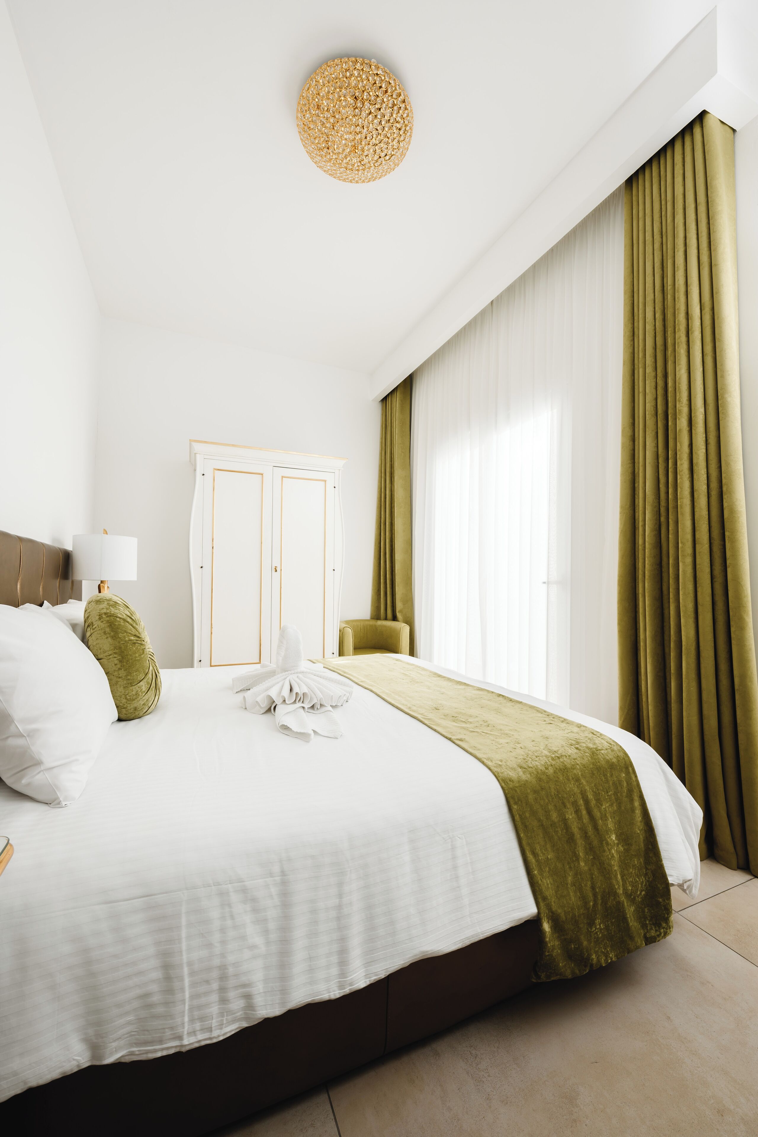 컴포트룸 | 욕실 | 샤워 시설, 레인폴 샤워기, 무료 세면용품, 헤어드라이어