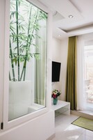 Junior Studio Suite | Memory foam beds, minibar, in-room safe, desk