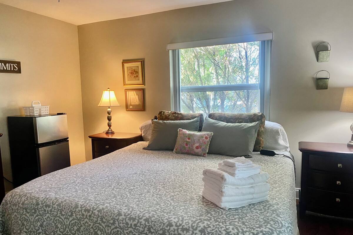 Family Room | Bathroom