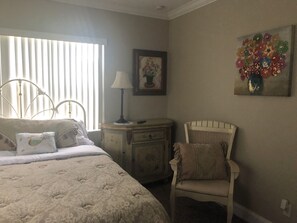 Standardrum | Värdeförvaringsskåp på rummet, individuell inredning och unika möbler