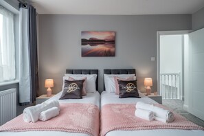 3 bedrooms, in-room safe, desk, iron/ironing board