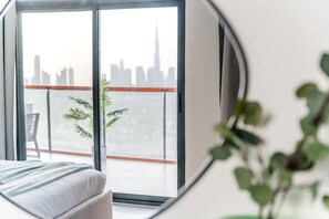 2 bedrooms, in-room safe, desk, iron/ironing board