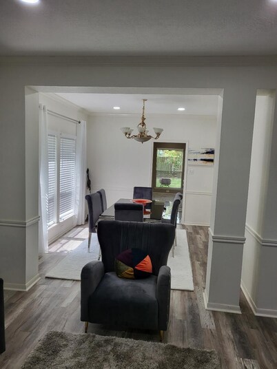 3-bedroom vacation home 13 minutes from Willowbrook Mall
