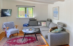 TV - Awesome home in Vaggeryd with kitchen (Vaggeryd)