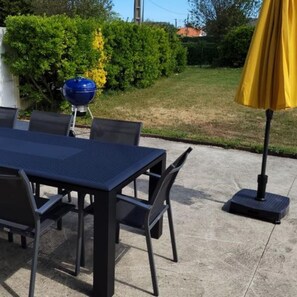 تناول الطعام بالخارج