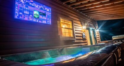 Lake side retreat- Huge game room, hot tub fire pit and more!