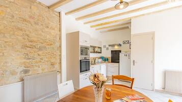 Micro-ondes, four, lave-vaisselle