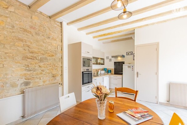 Micro-ondes, four, lave-vaisselle