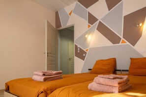 3 bedrooms, iron/ironing board, travel cot, free WiFi