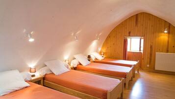 9 camere, culla da viaggio, Wi-Fi gratuito