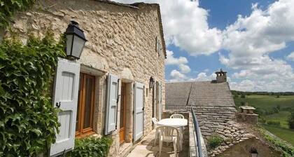 Location "Le Couvent" 21 Personnes à Saint Georges de Lévejac