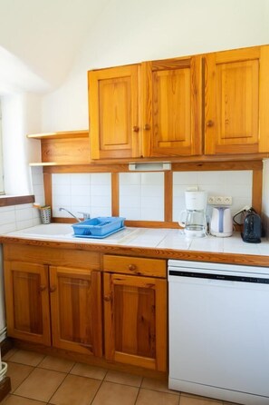 Réfrigérateur, micro-ondes, four, lave-vaisselle