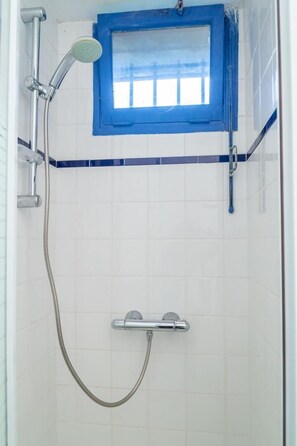 Shower, hair dryer - Lzm225 - Clévacances 2 Clés 4 Pers à Pont Ravagers (SAINTE CROIX VALLEE FRANCAISE)