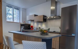 Réfrigérateur, micro-ondes, four, lave-vaisselle