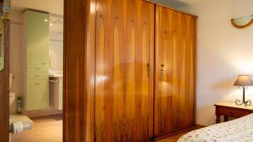 1 chambre, fer et planche Ă repasser, lit parapluie, Wi-Fi gratuit