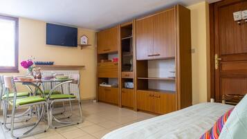1 chambre, fer et planche Ă repasser, lit parapluie, Wi-Fi gratuit