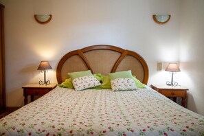 1 bedroom, iron/ironing board, travel cot, free WiFi