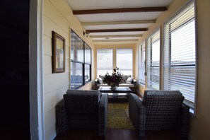 Interior - Nice and spacious home with a movie theater for entertainment and relaxation. (Oklahoma City)