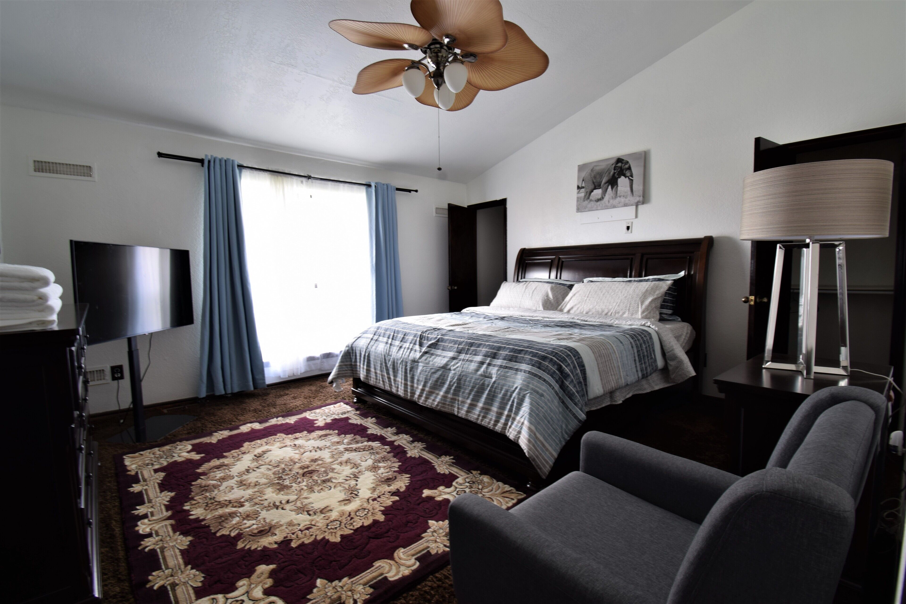 3 bedrooms, in-room safe, desk, iron/ironing board
