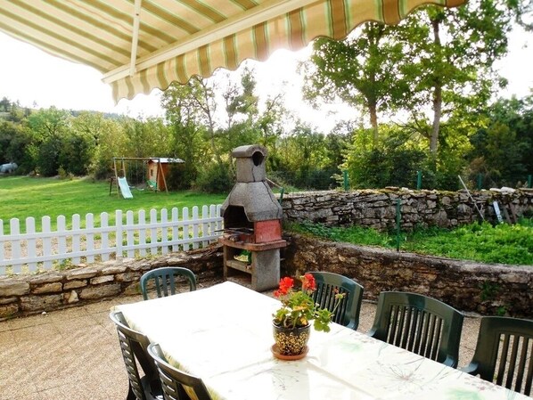 Outdoor dining - Lzm345 - Clévacances 3 Clés 9 Pers au Cros Bas (CHANAC)