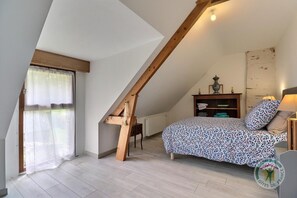 3 bedrooms, iron/ironing board, free WiFi