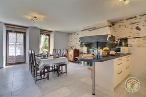 Dining - Boeuvres-corbinières (GUIPRY MESSAC)