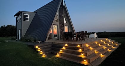A-Frames at Harmony Hills, Exotic Animal Jeep Tours, Hot Tub, 320 Acre Ranch