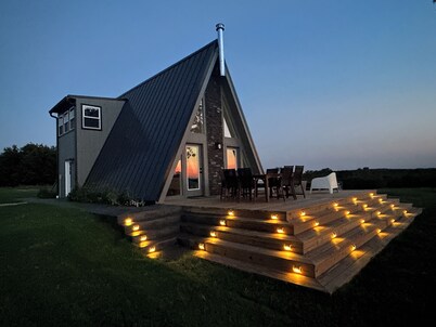 A-Frames at Harmony Hills, Exotic Animal Jeep Tours, Hot Tub, 320 Acre Ranch